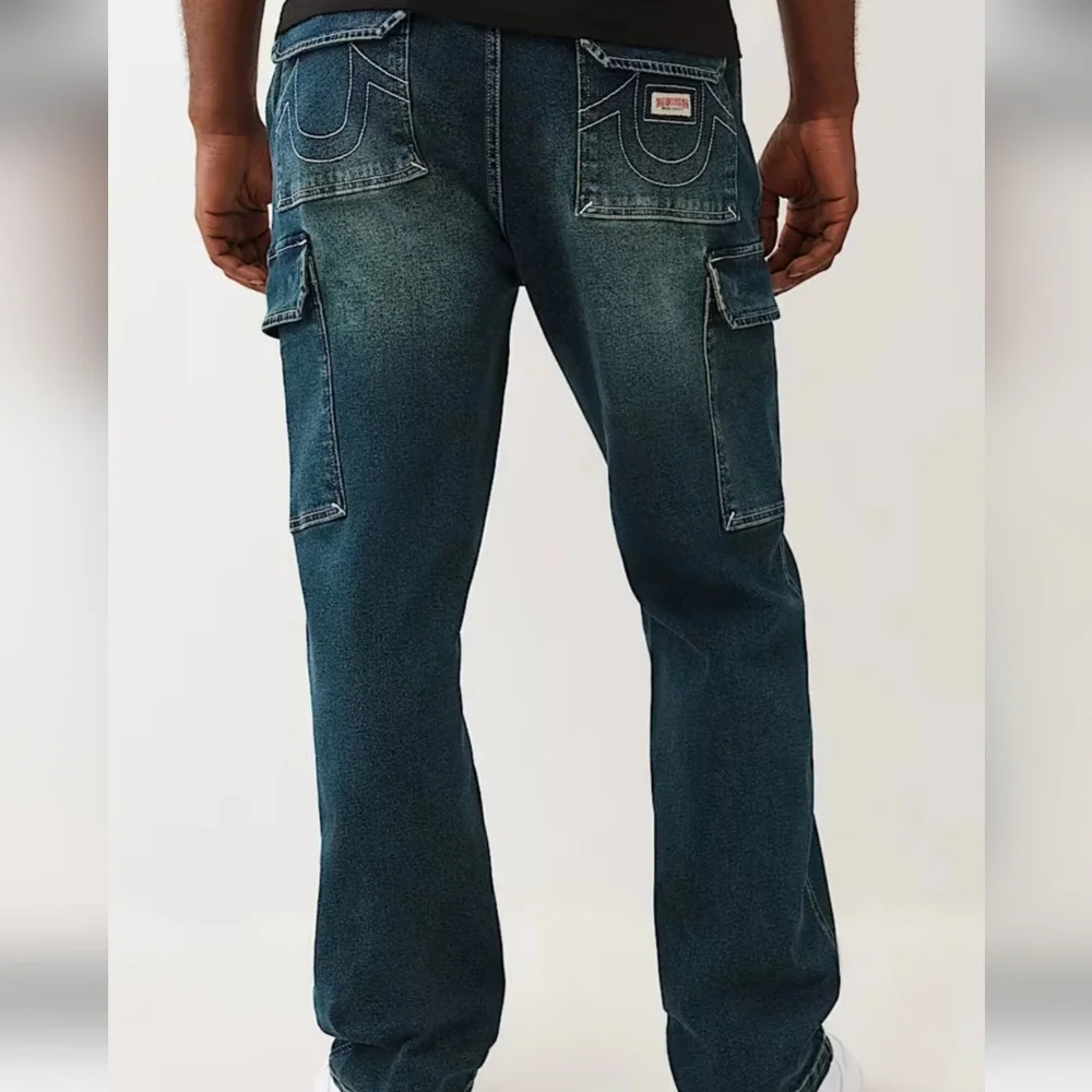 True Religion Relaxed Fit Dark Blue Lightly Distressed Jeans. 30x32 New With Tag
